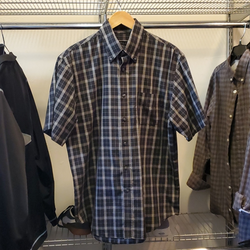 Van Heusen men's button down shirt